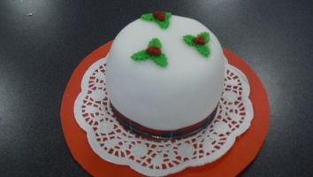 Year 11 Christmas Cakes 2013